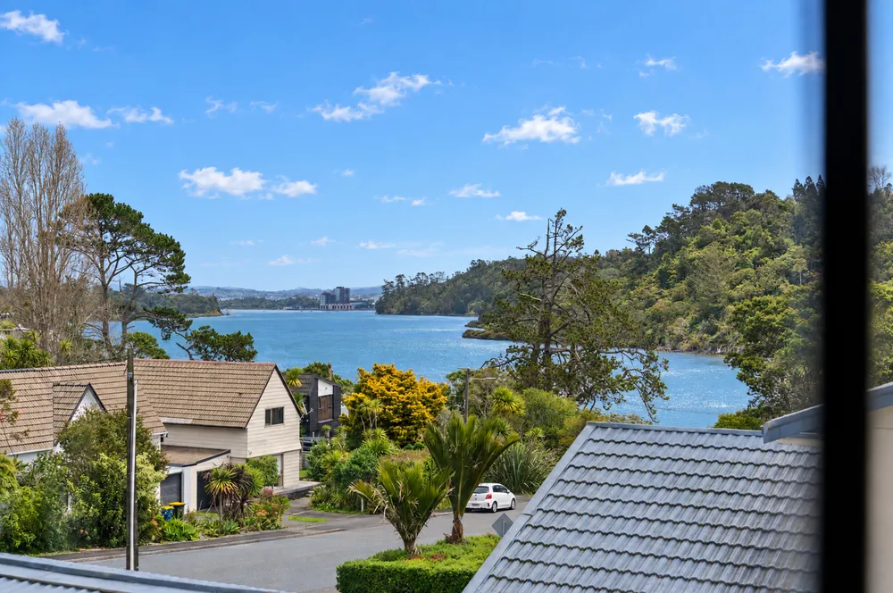 Photos of 225 Manuka Road