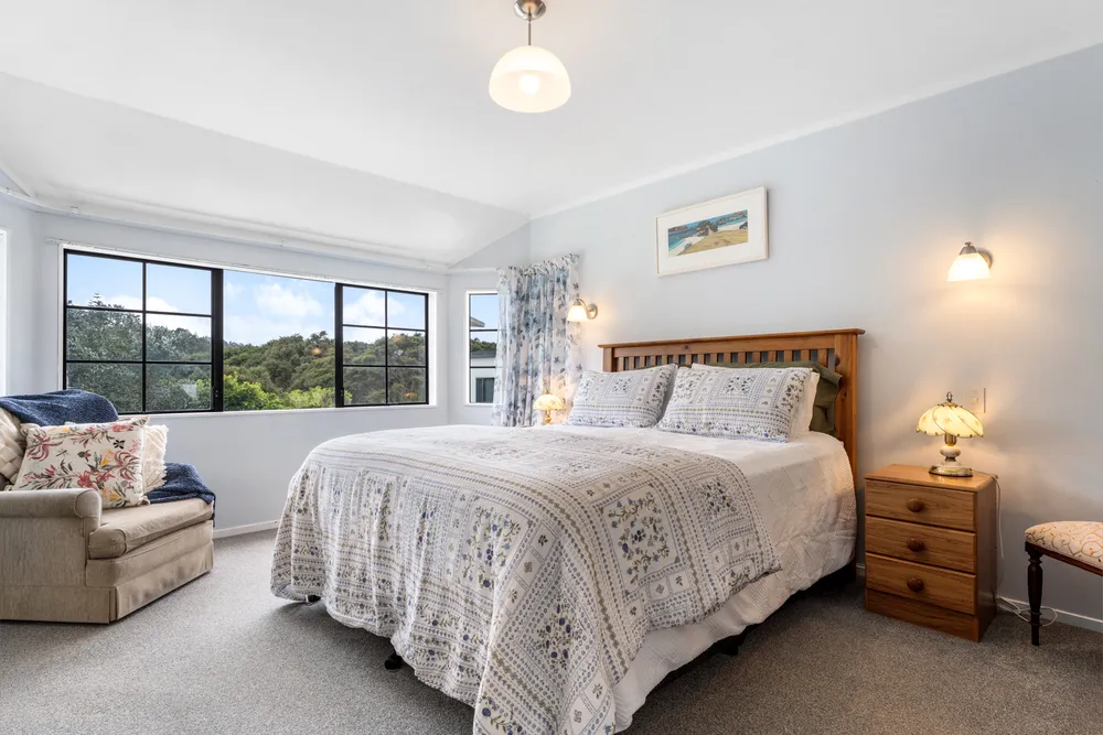 Photos of 225 Manuka Road