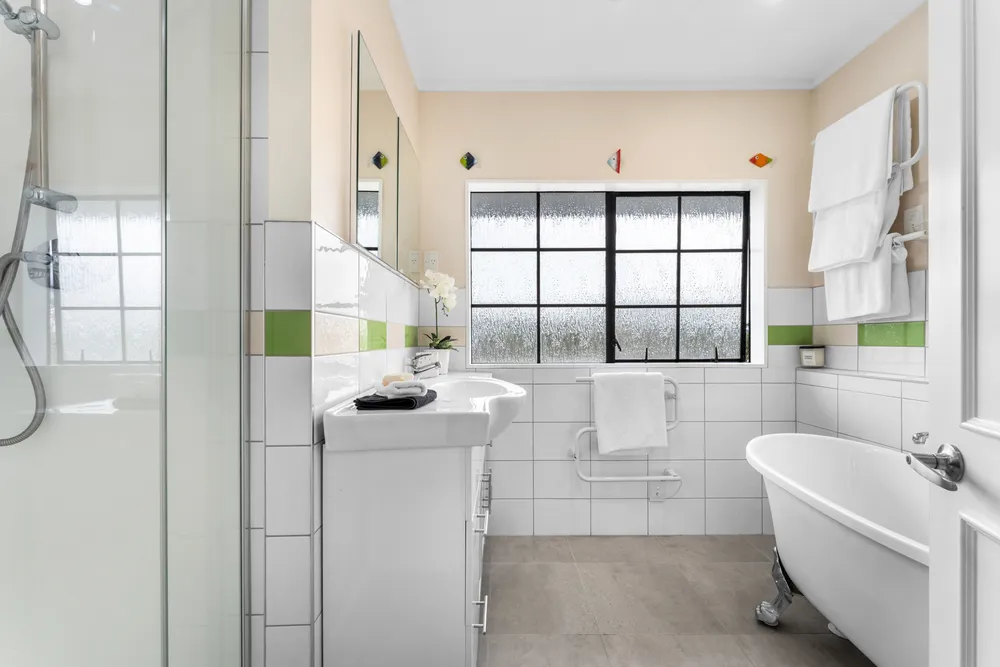 Photos of 225 Manuka Road
