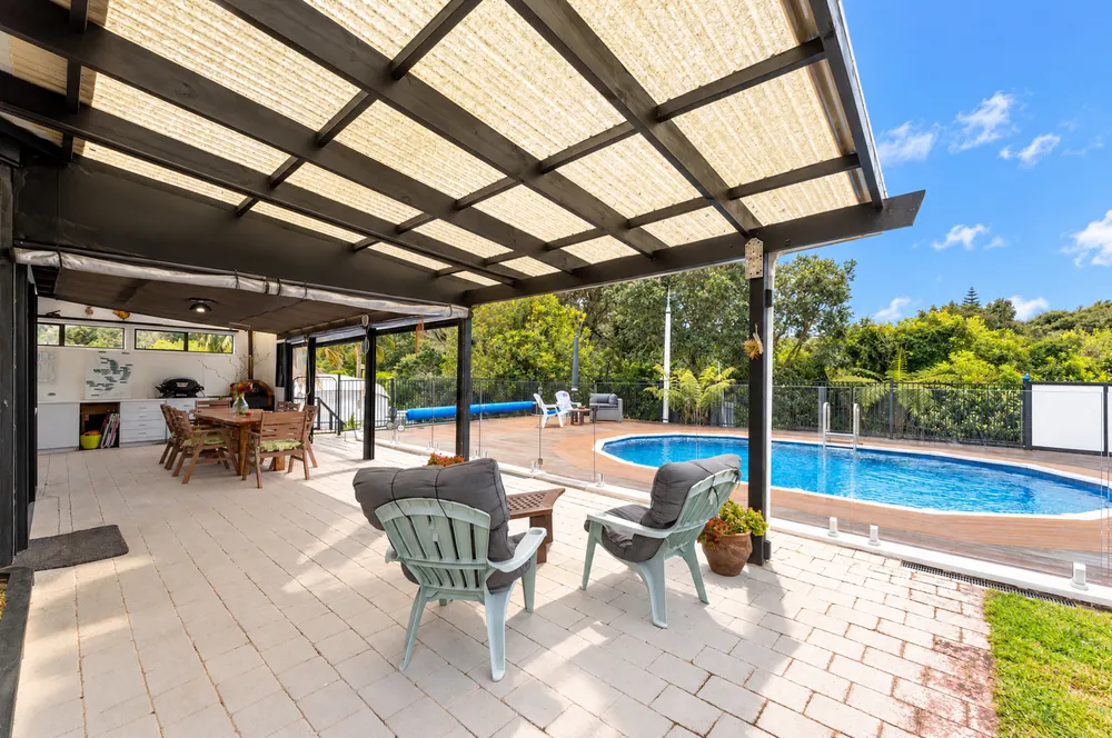 Photos of 225 Manuka Road