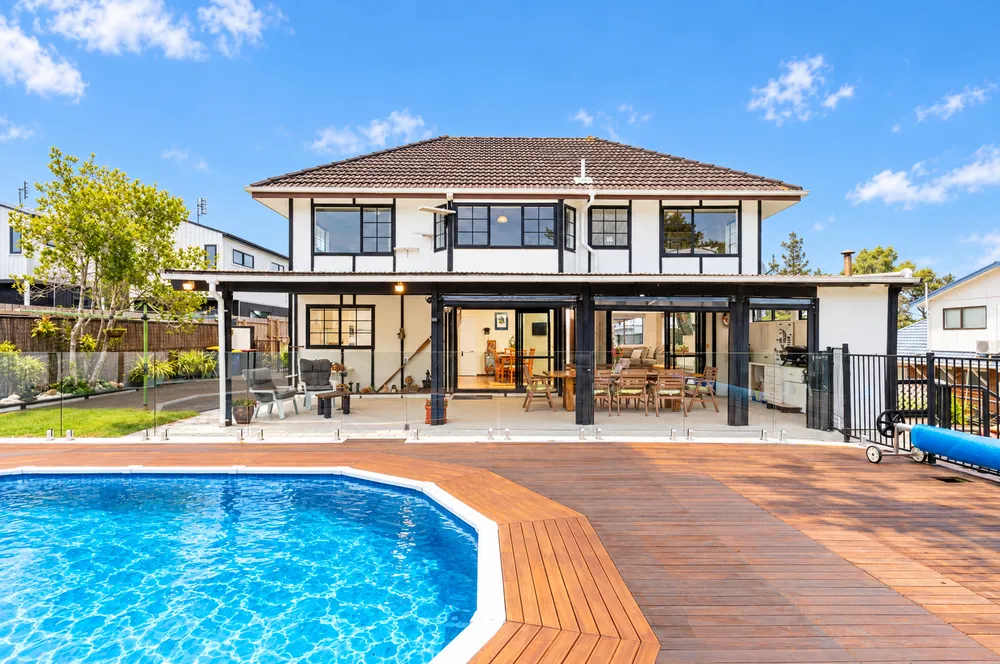 Photos of 225 Manuka Road