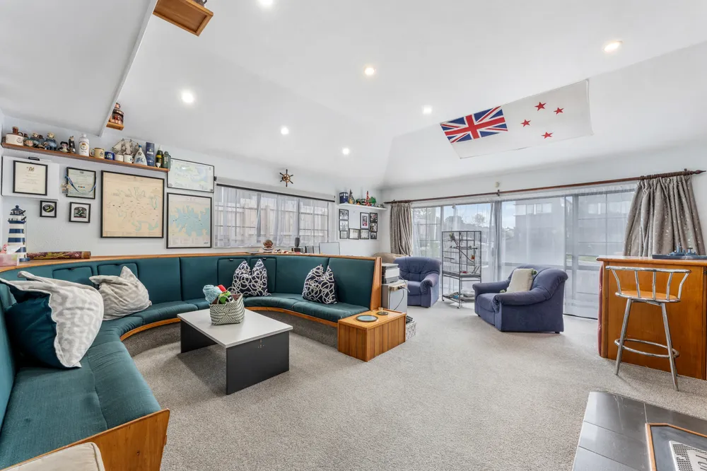 Photos of 225 Manuka Road