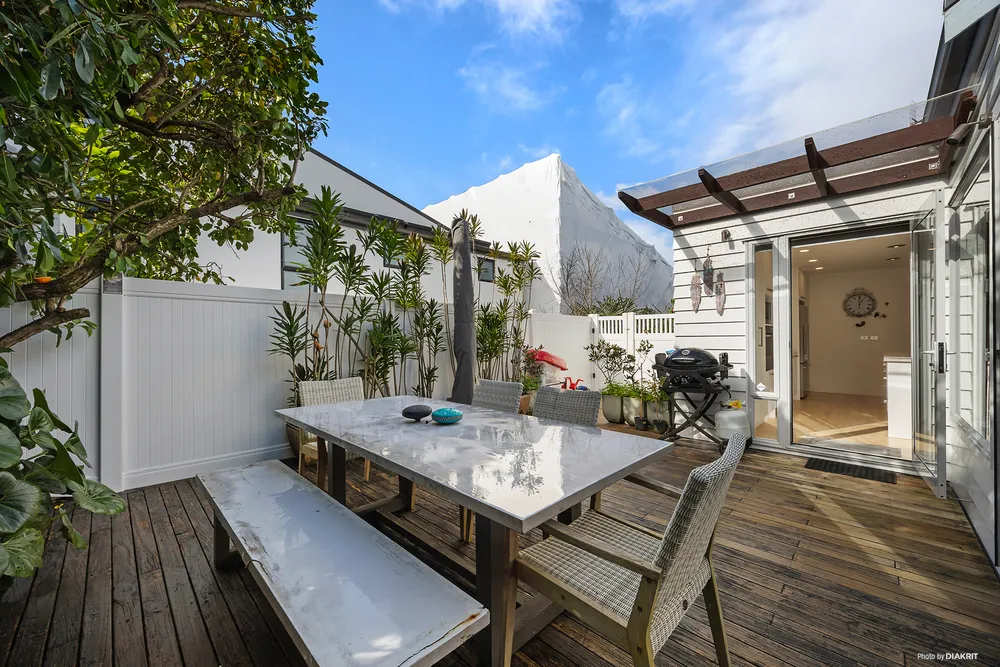 Photos of 25A Hawera Road