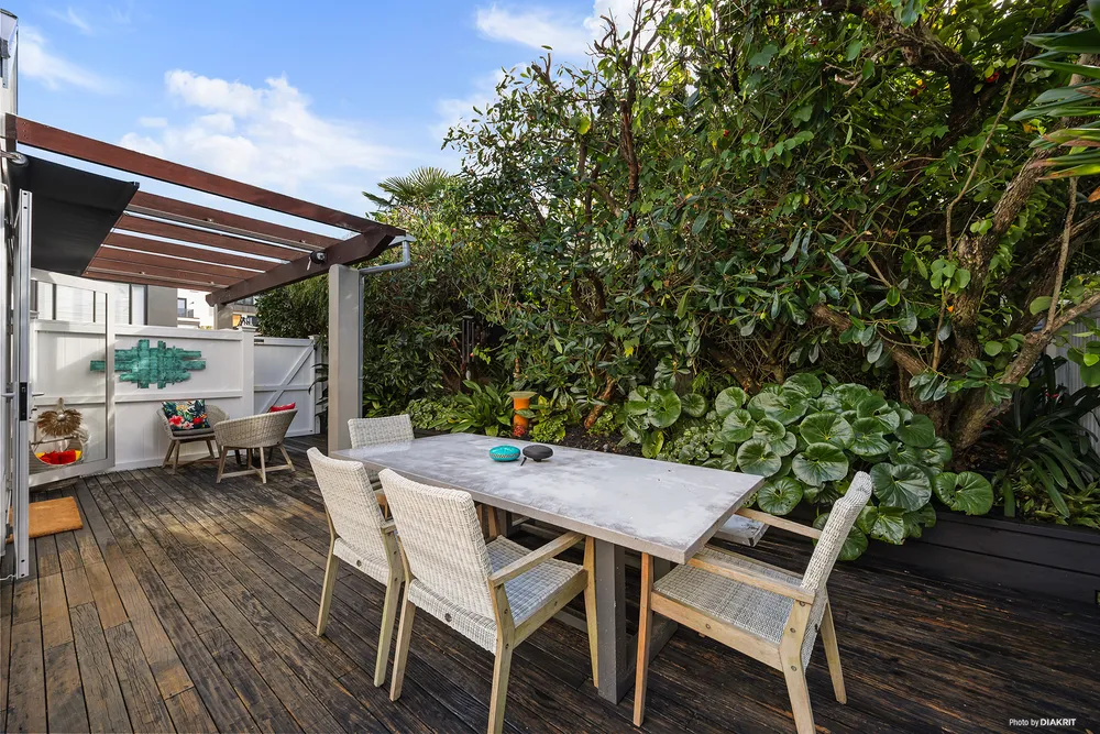 Photos of 25A Hawera Road