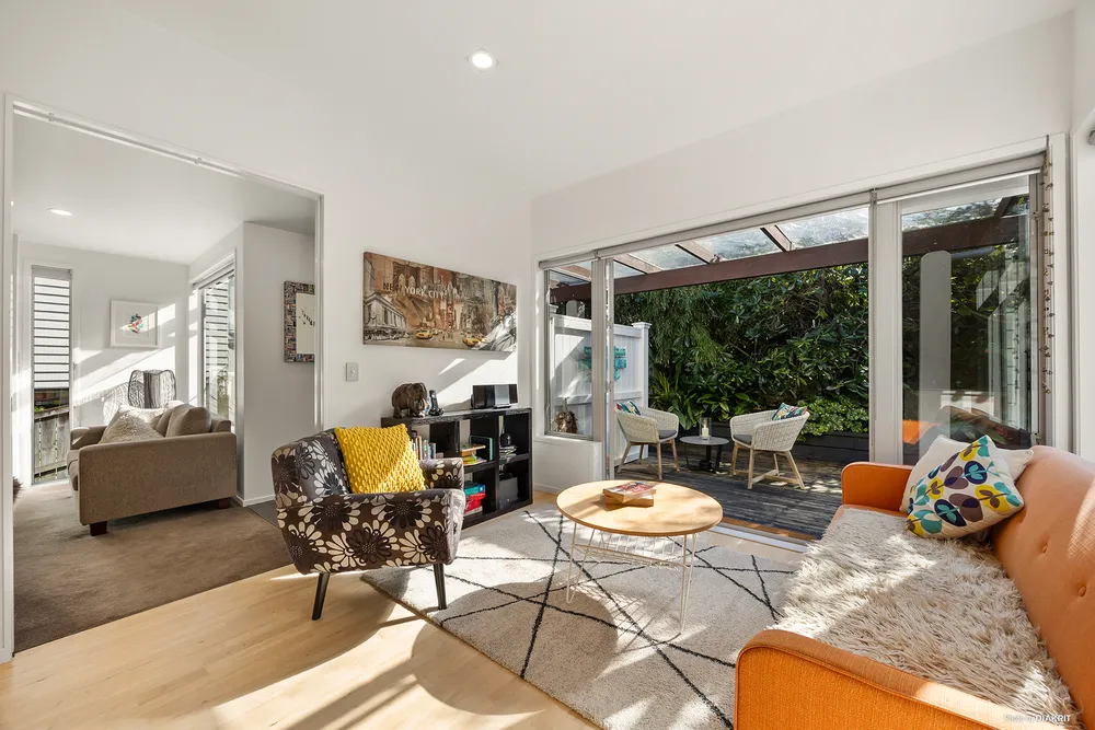 Photos of 25A Hawera Road