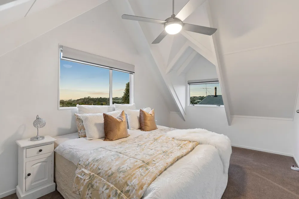 Photos of 18A Bannerman Road