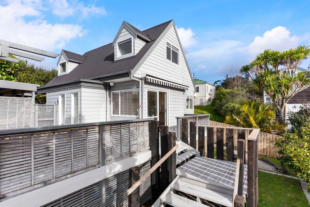 Photos of 18A Bannerman Road