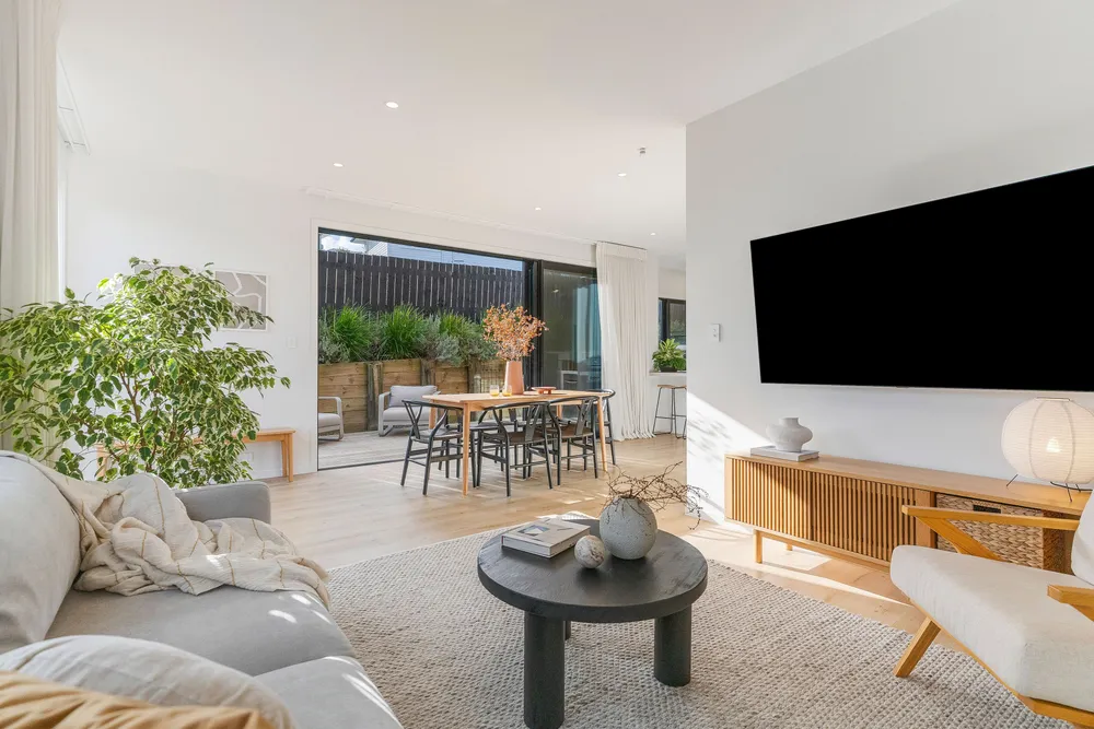 Photos of 51A Monarch Avenue