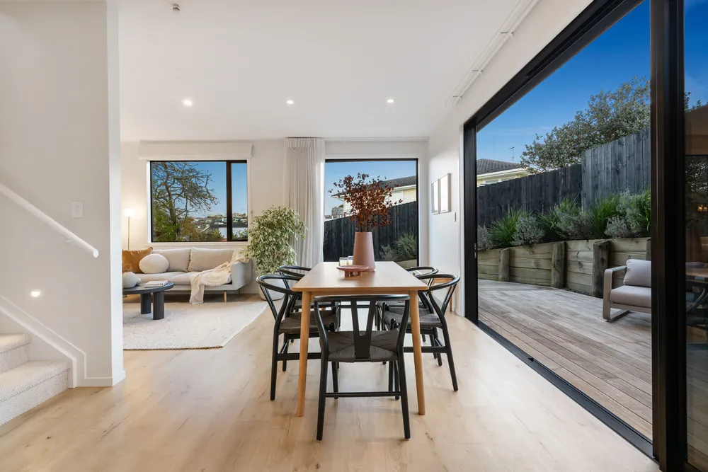 Photos of 51A Monarch Avenue