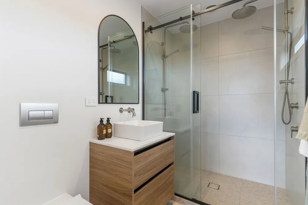 Photos of 51A Monarch Avenue