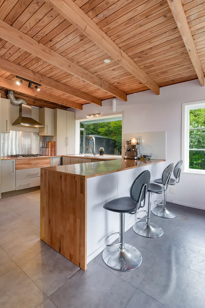 Photos of 525 Whitford Road