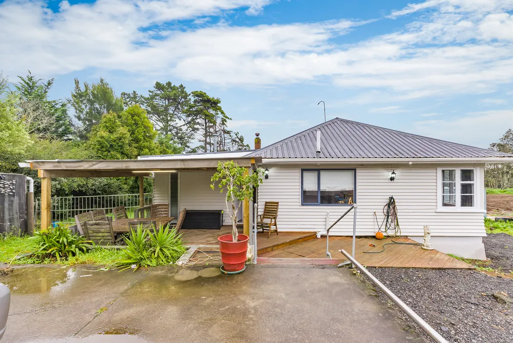 Photos of 525 Whitford Road