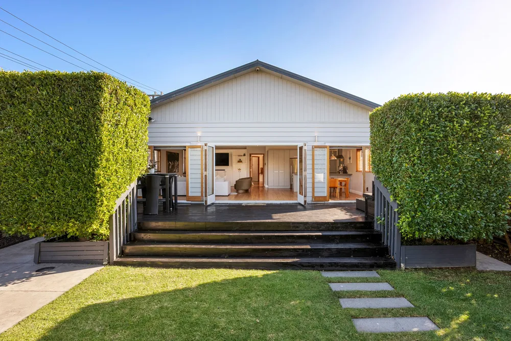 Photos of 39 Renfrew Avenue