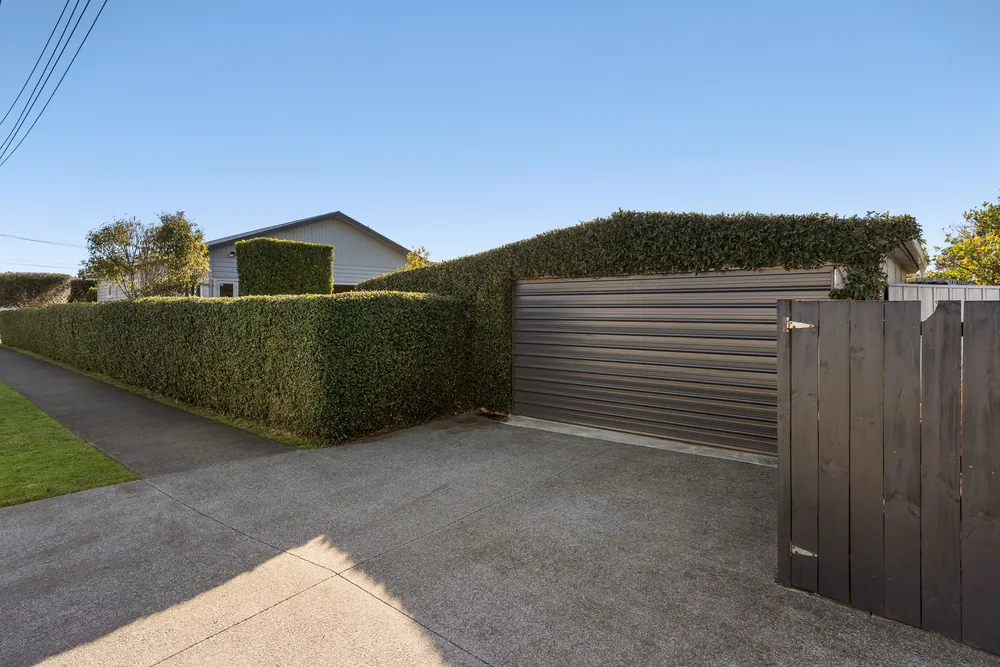 Photos of 39 Renfrew Avenue