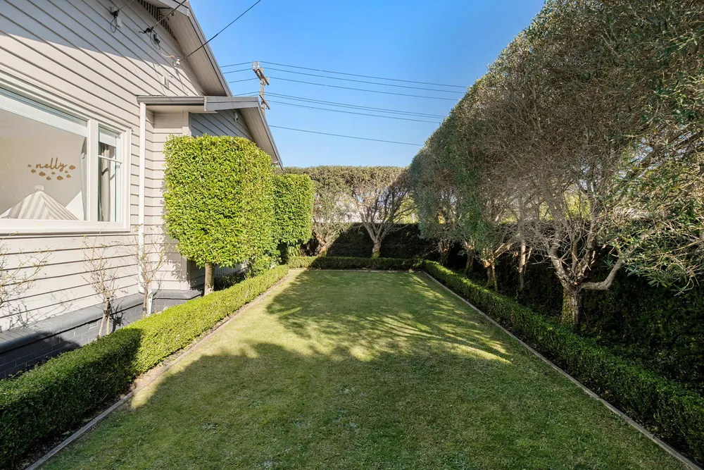 Photos of 39 Renfrew Avenue