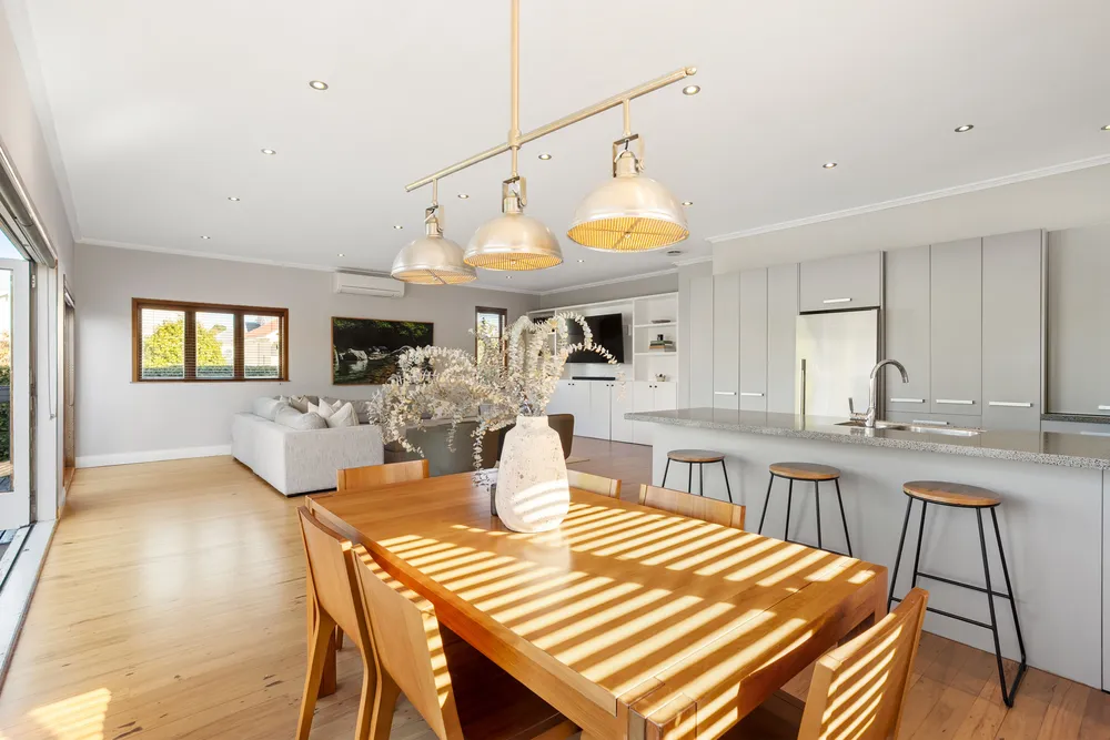 Photos of 39 Renfrew Avenue