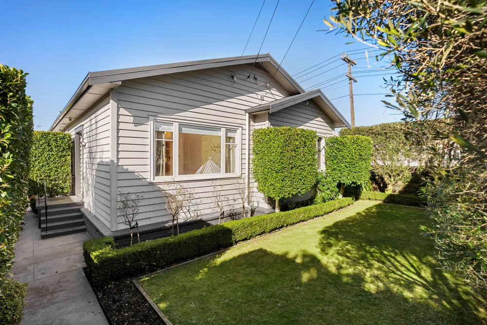 Photos of 39 Renfrew Avenue