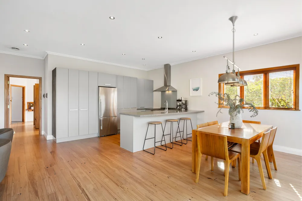 Photos of 39 Renfrew Avenue