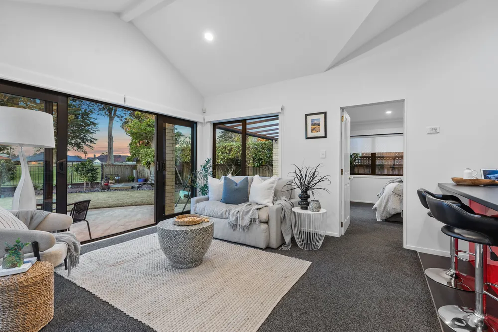 Photos of 153 Gravatt Road
