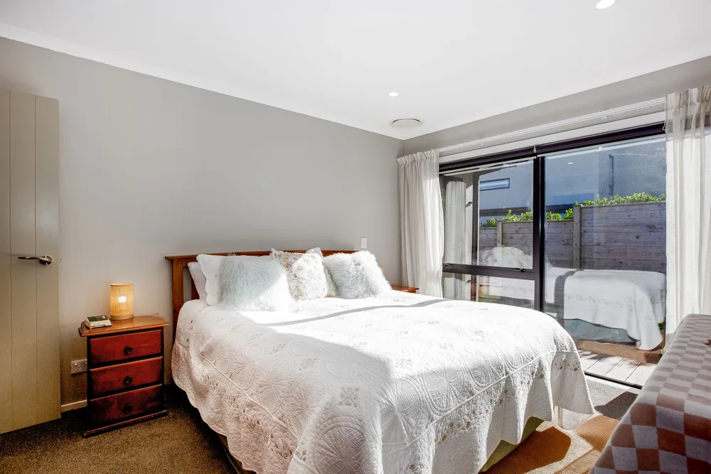 Photos of 24 Queen Charlotte Drive