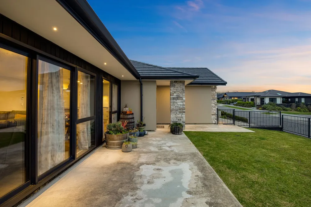 Photos of 24 Queen Charlotte Drive