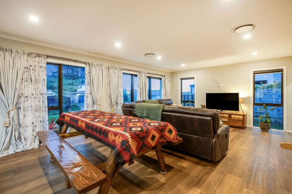 Photos of 24 Queen Charlotte Drive