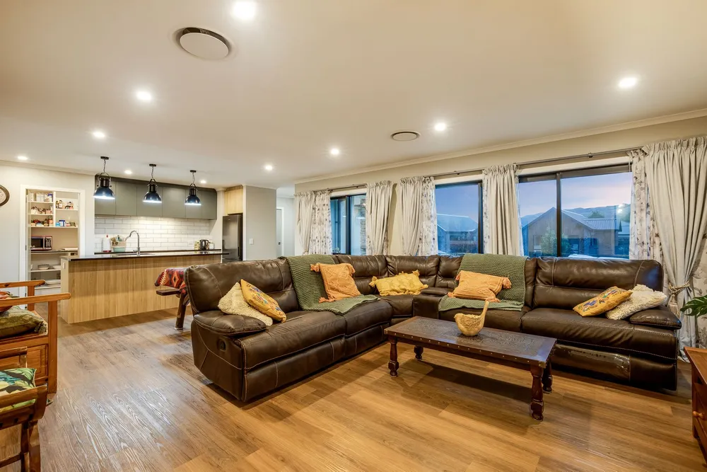 Photos of 24 Queen Charlotte Drive