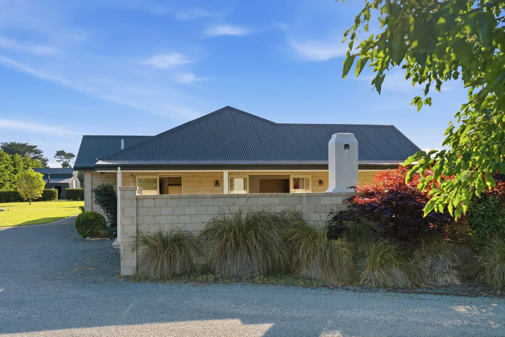 Photos of 139 Weedons Ross Road