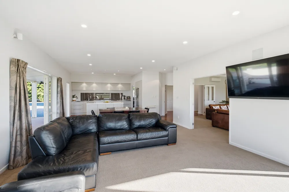 Photos of 139 Weedons Ross Road
