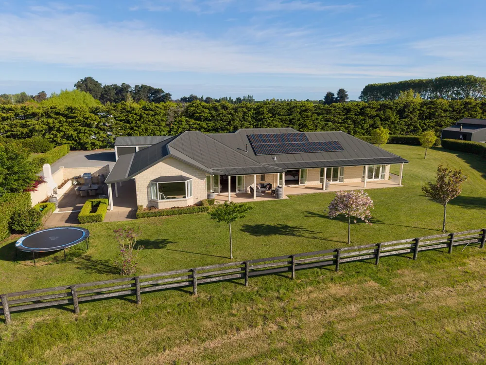 Photos of 139 Weedons Ross Road