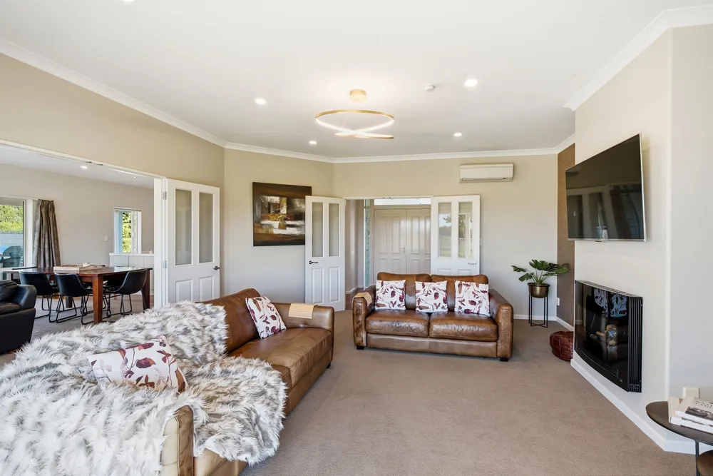 Photos of 139 Weedons Ross Road