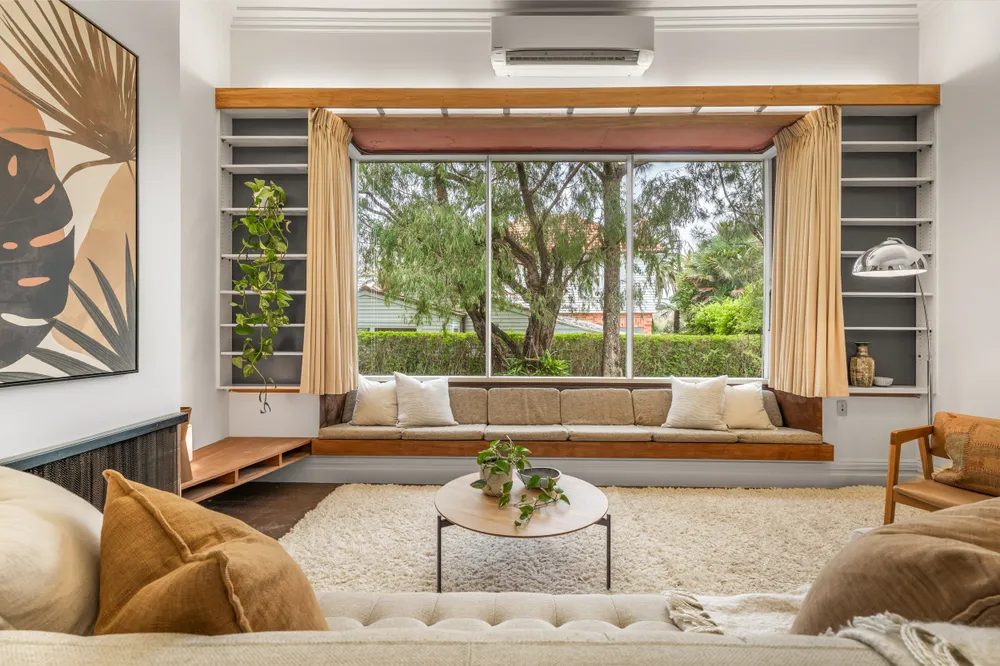 Photos of 17 Oaklands Road