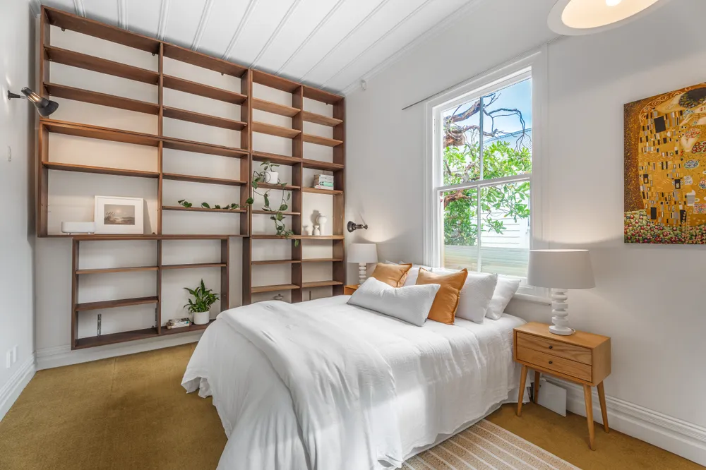 Photos of 17 Oaklands Road
