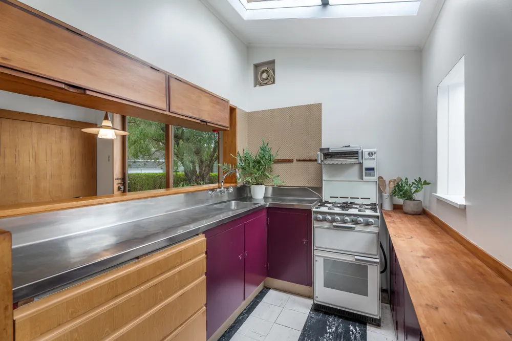 Photos of 17 Oaklands Road