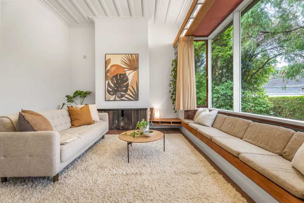 Photos of 17 Oaklands Road