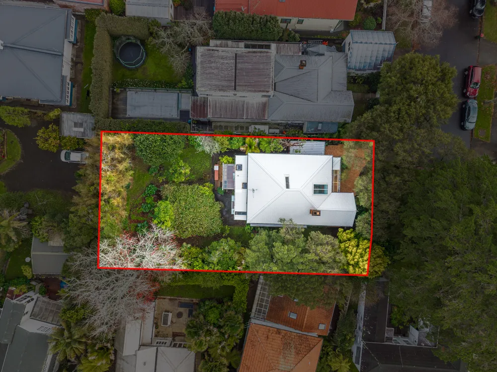 Photos of 17 Oaklands Road