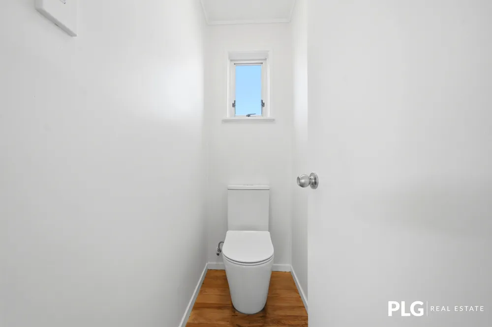 Photos of 12 Farnborough Crescent