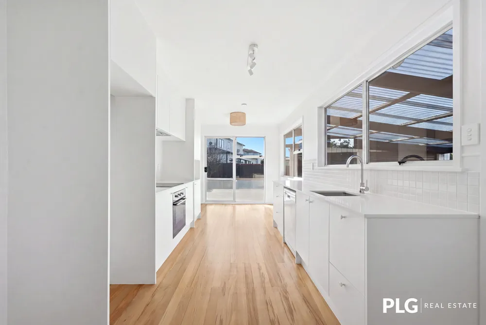 Photos of 12 Farnborough Crescent