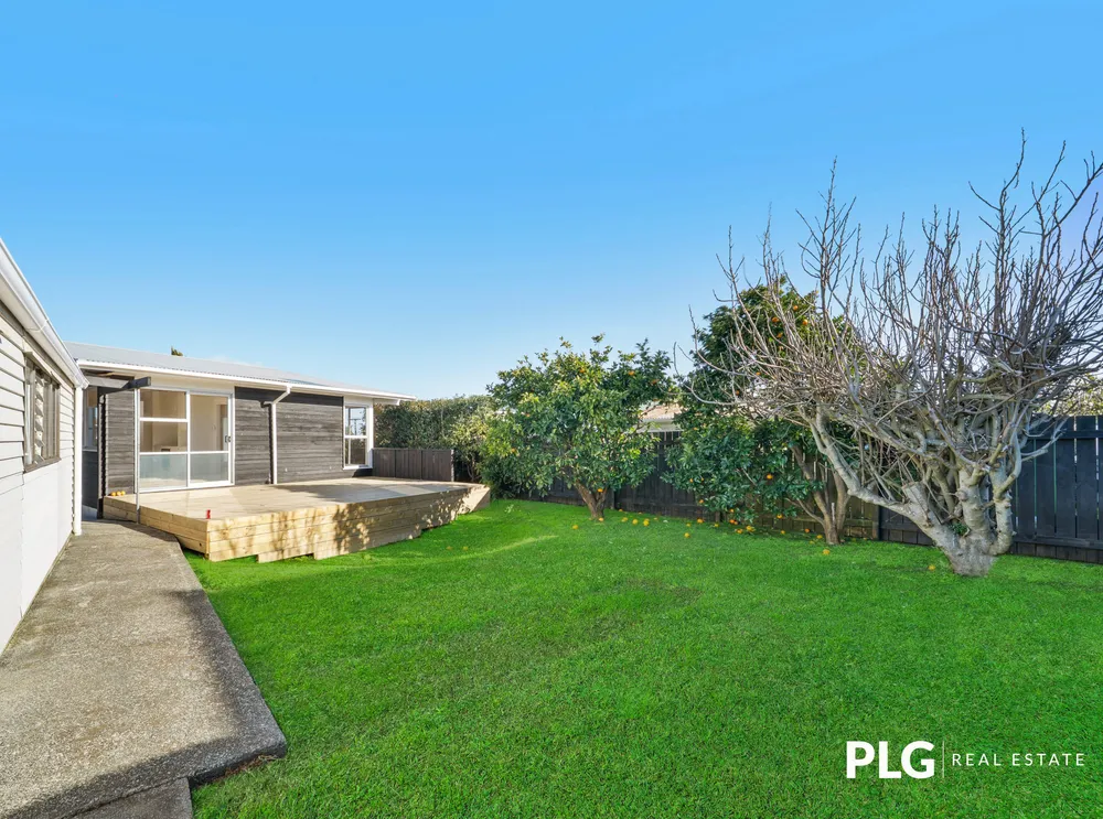 Photos of 12 Farnborough Crescent