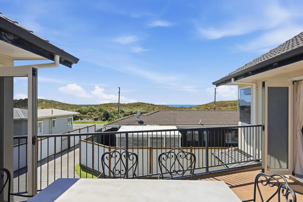 Photos of 584B Papamoa Beach Road
