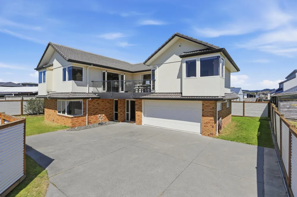 Photos of 584B Papamoa Beach Road