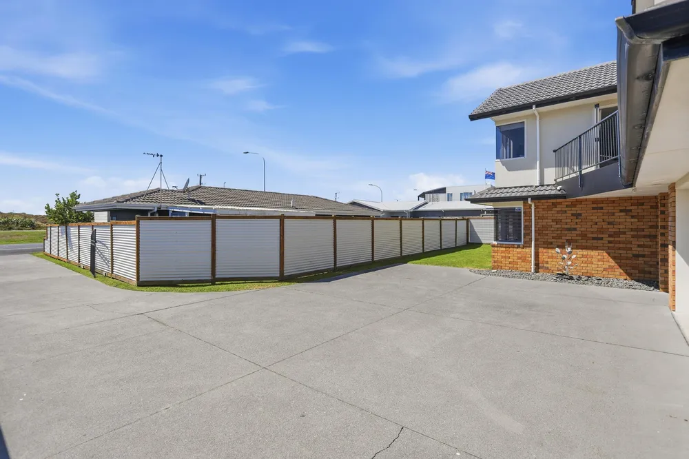 Photos of 584B Papamoa Beach Road