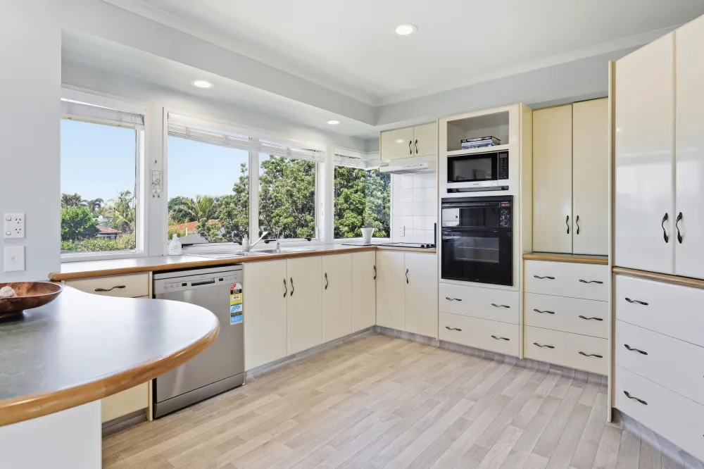Photos of 584B Papamoa Beach Road
