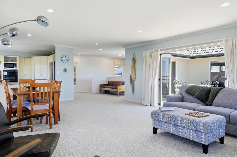 Photos of 584B Papamoa Beach Road
