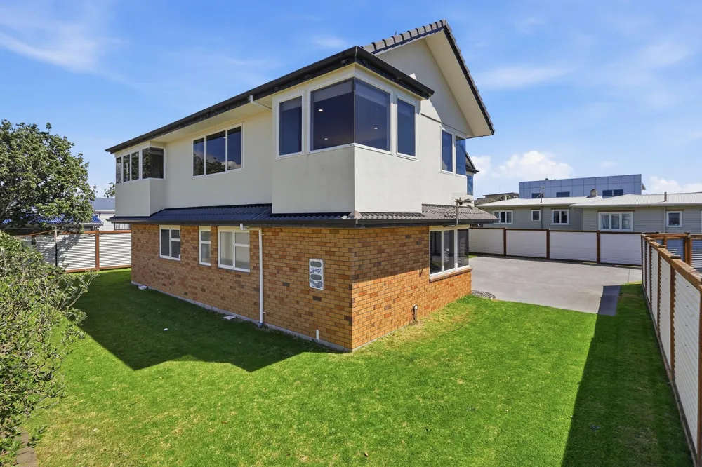 Photos of 584B Papamoa Beach Road