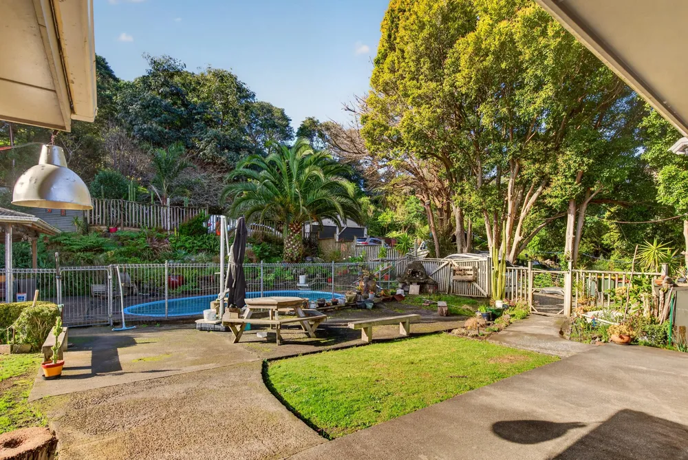 Photos of 1242 East Coast Road