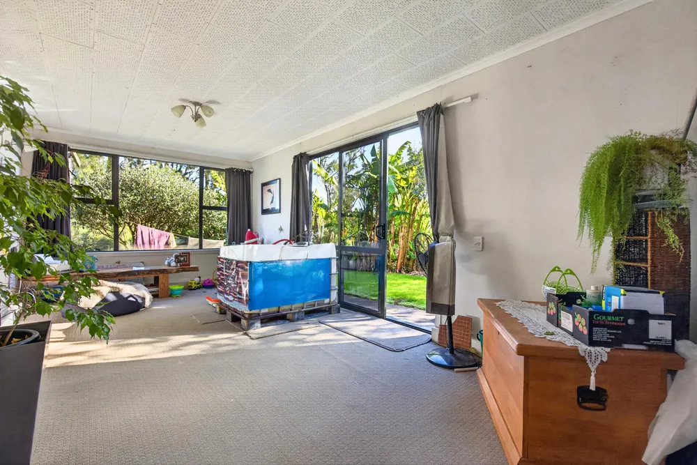 Photos of 1242 East Coast Road