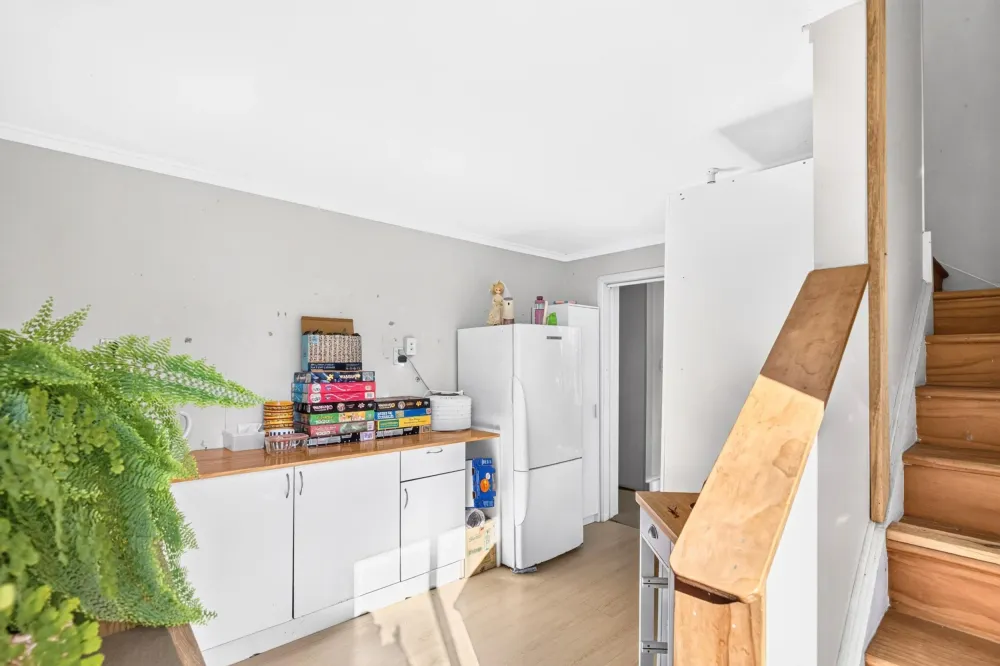 Photos of 1242 East Coast Road