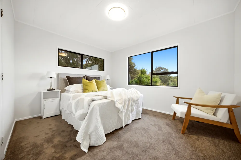 Photos of 40 Holmes Drive South