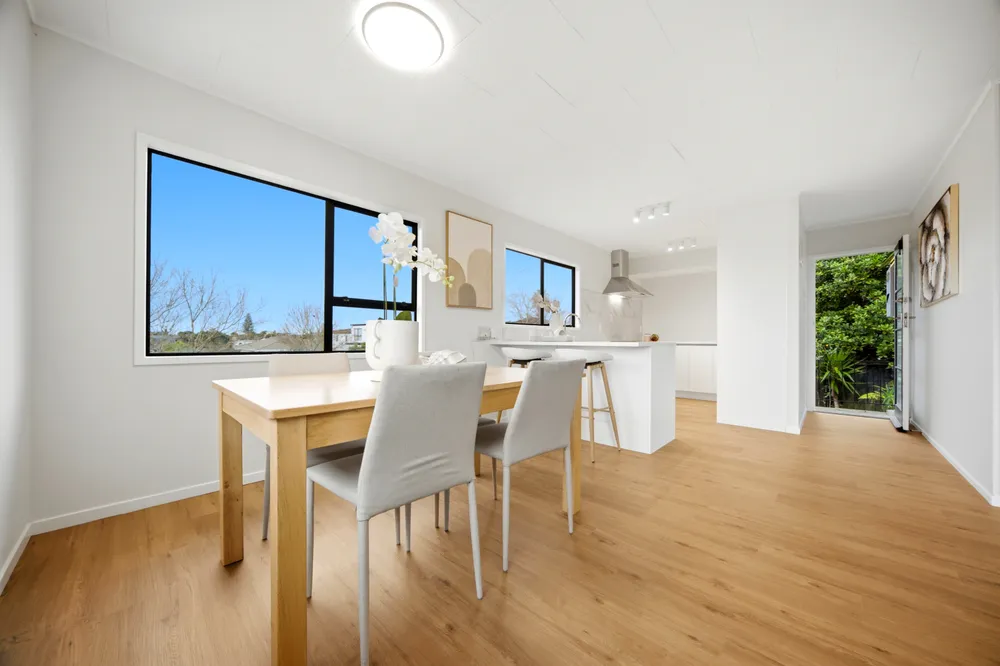 Photos of 40 Holmes Drive South